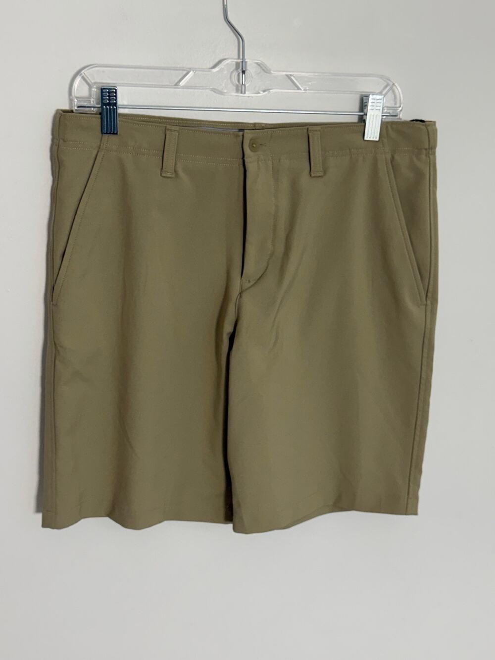 Under Armour Youth Perfomance Khaki shorts size YXL